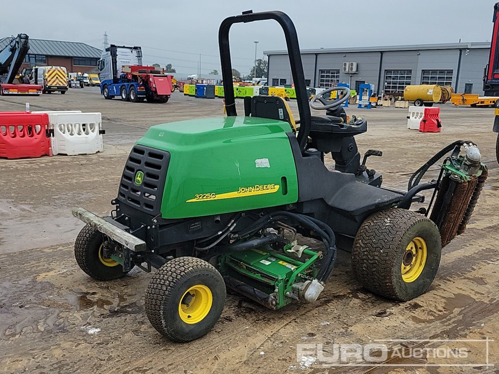 John Deere 3225C - Vrtna kosilica: slika John Deere 3225C - Vrtna kosilica John Deere 3225C - Vrtna kosilica: slika John Deere 3225C - Vrtna kosilica