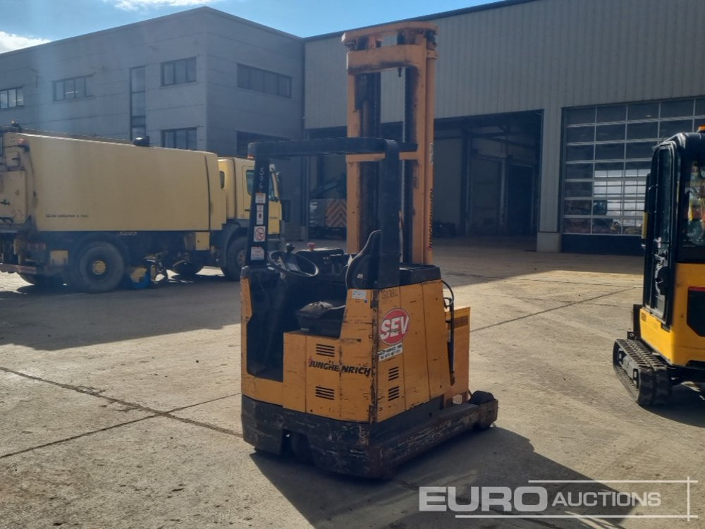 Jungheinrich Electric Side Loader Forklift, 3 Stage Free Lift Mast, Forks, Charger (Flat Battery) - Viličar: slika Jungheinrich Electric Side Loader Forklift, 3 Stage Free Lift Mast, Forks, Charger (Flat Battery) - Viličar Jungheinrich Electric Side Loader Forklift, 3 Stage Free Lift Mast, Forks, Charger (Flat Battery) - Viličar: slika Jungheinrich Electric Side Loader Forklift, 3 Stage Free Lift Mast, Forks, Charger (Flat Battery) - Viličar
