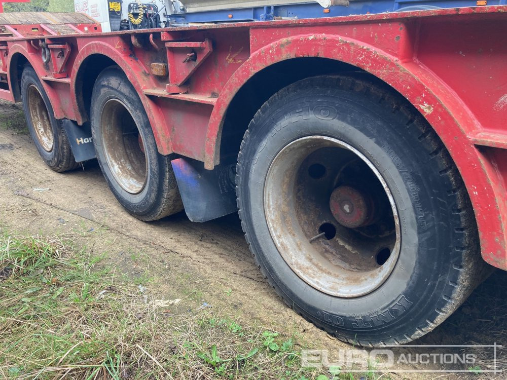 King GTS44-3 - Poluprikolica s niskim utovarivačem: slika King GTS44-3 - Poluprikolica s niskim utovarivačem King GTS44-3 - Poluprikolica s niskim utovarivačem: slika King GTS44-3 - Poluprikolica s niskim utovarivačem