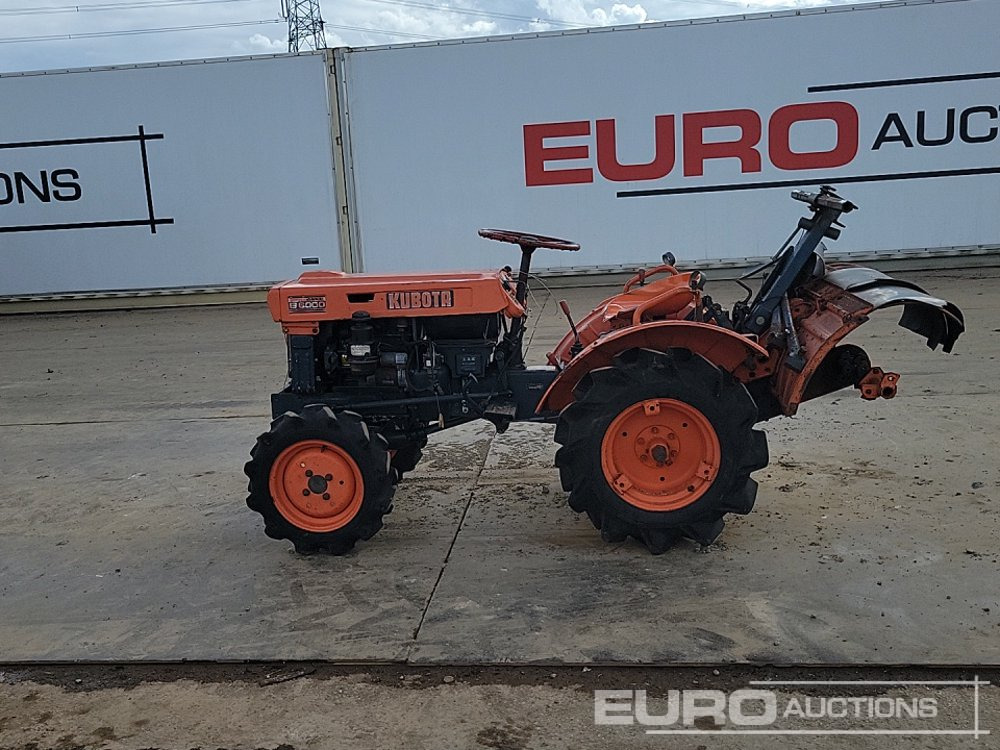 Kubota B6000 - Mali traktor: slika Kubota B6000 - Mali traktor Kubota B6000 - Mali traktor: slika Kubota B6000 - Mali traktor