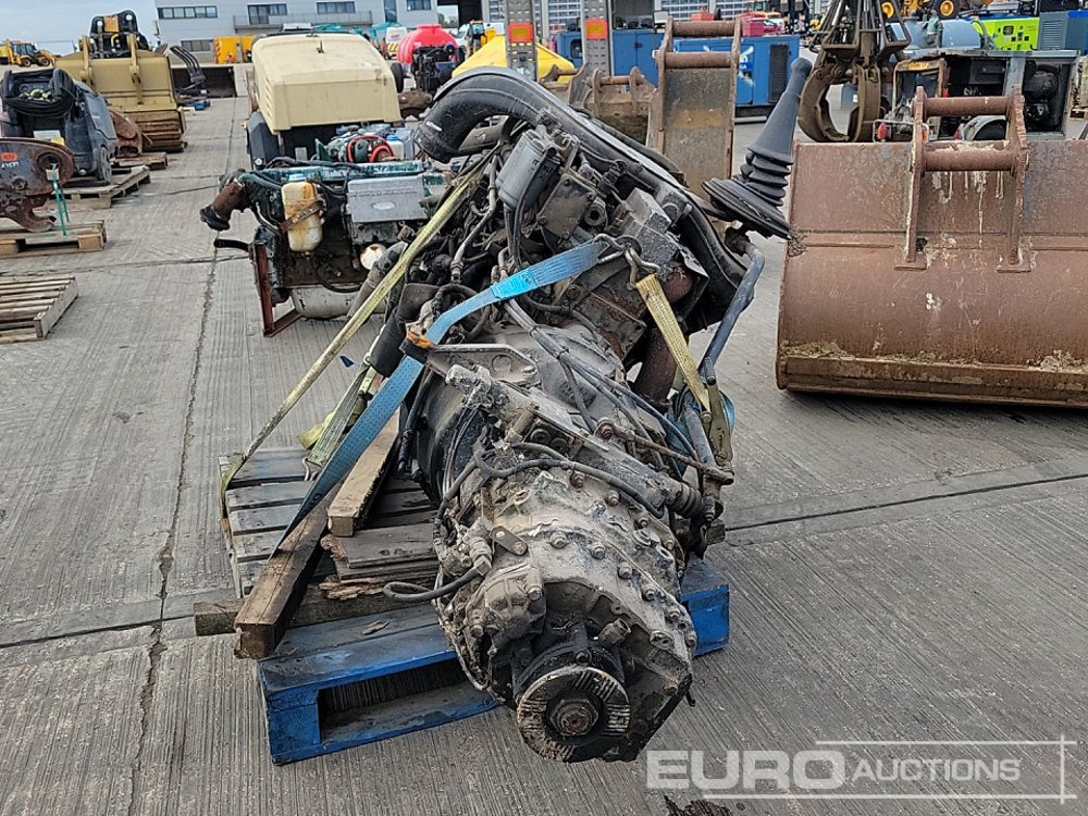 MAN 6 Cylinder Engine, Gearbox - Motor: slika  MAN 6 Cylinder Engine, Gearbox - Motor MAN 6 Cylinder Engine, Gearbox - Motor: slika  MAN 6 Cylinder Engine, Gearbox - Motor