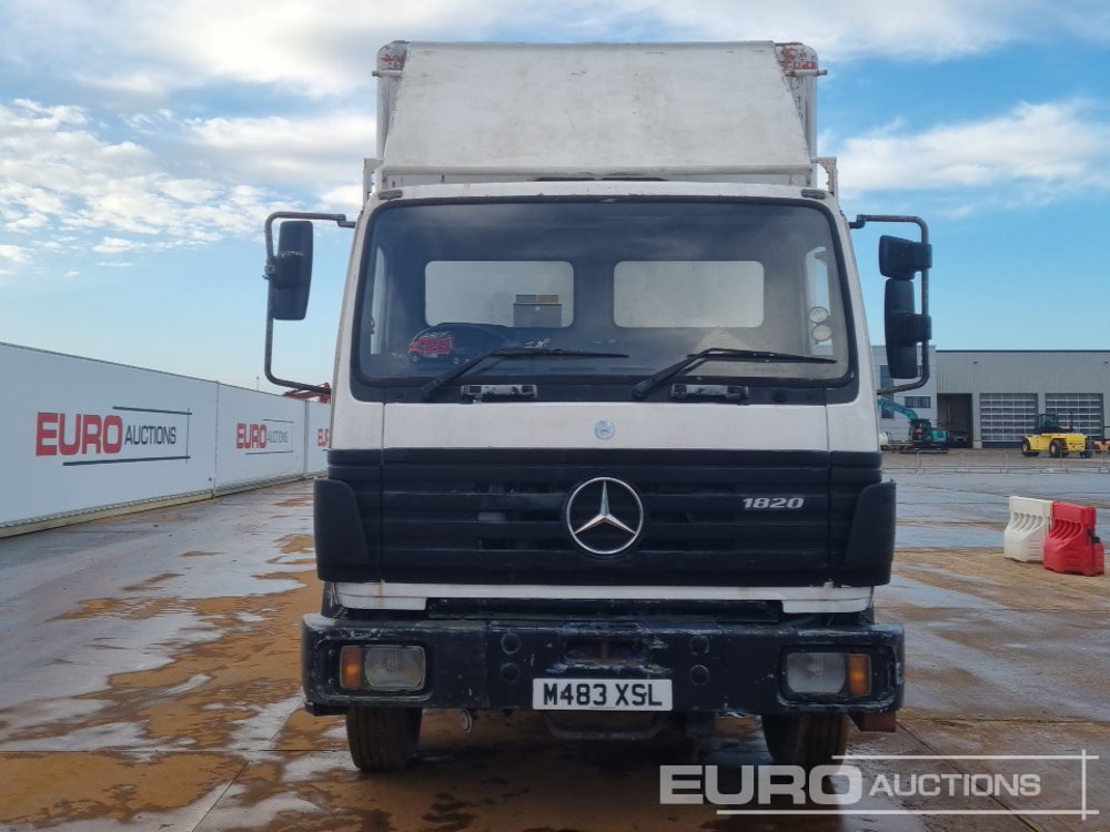 Kamion sandučar Mercedes 1820: slika Kamion sandučar Mercedes 1820