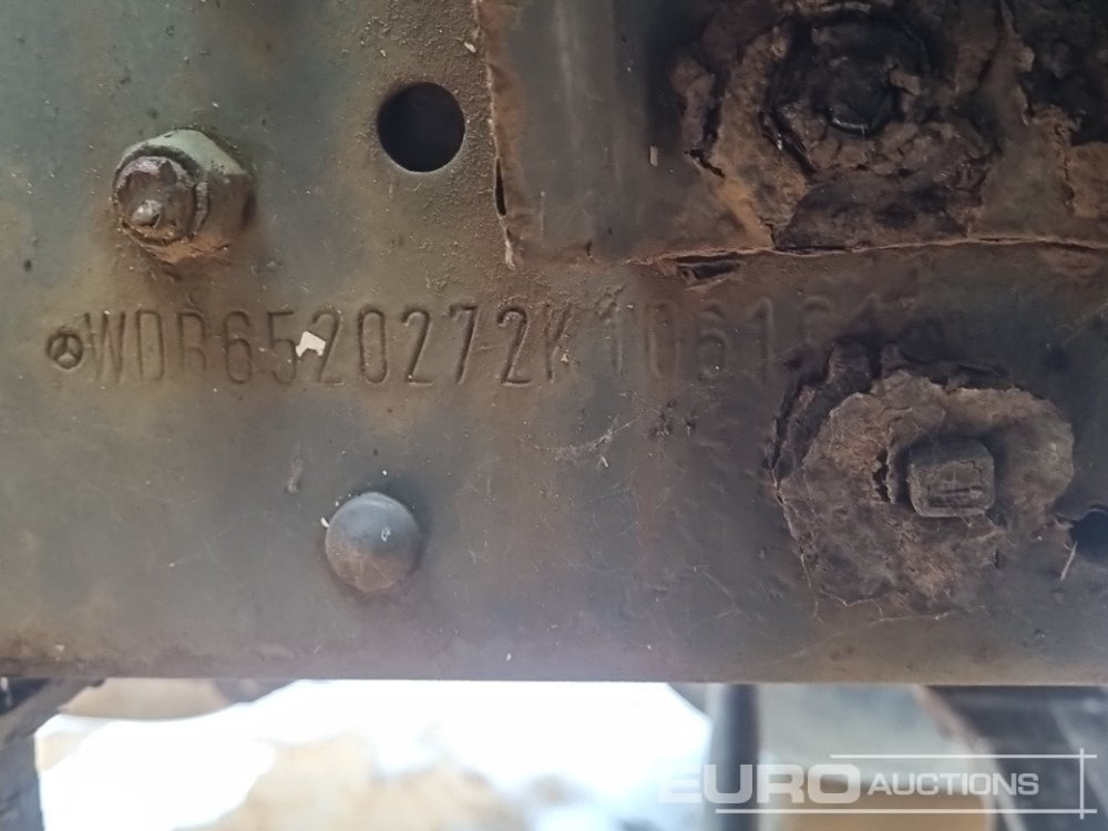 Kamion sandučar Mercedes 1820: slika Kamion sandučar Mercedes 1820