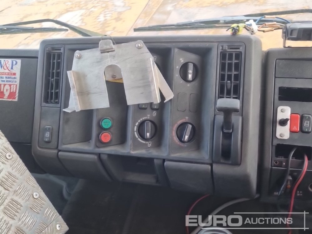 Kamion sandučar Mercedes 1820: slika Kamion sandučar Mercedes 1820