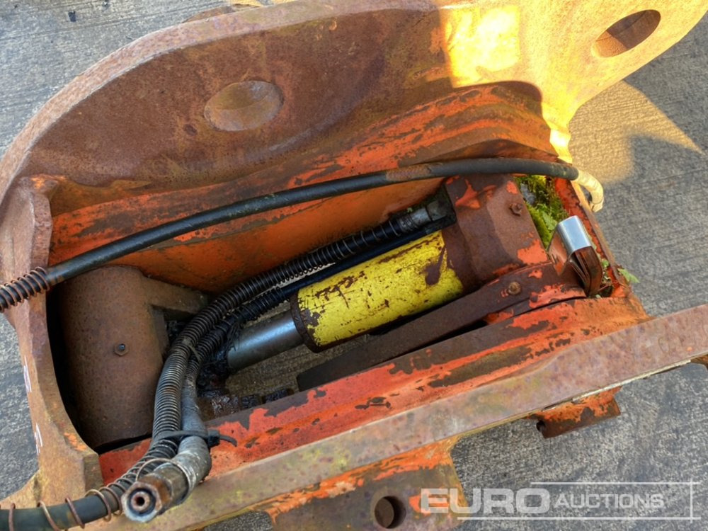 Brza spojka Miller QH 65mm Pin to suit 13 Ton Excavator: slika Brza spojka Miller QH 65mm Pin to suit 13 Ton Excavator Brza spojka Miller QH 65mm Pin to suit 13 Ton Excavator: slika Brza spojka Miller QH 65mm Pin to suit 13 Ton Excavator