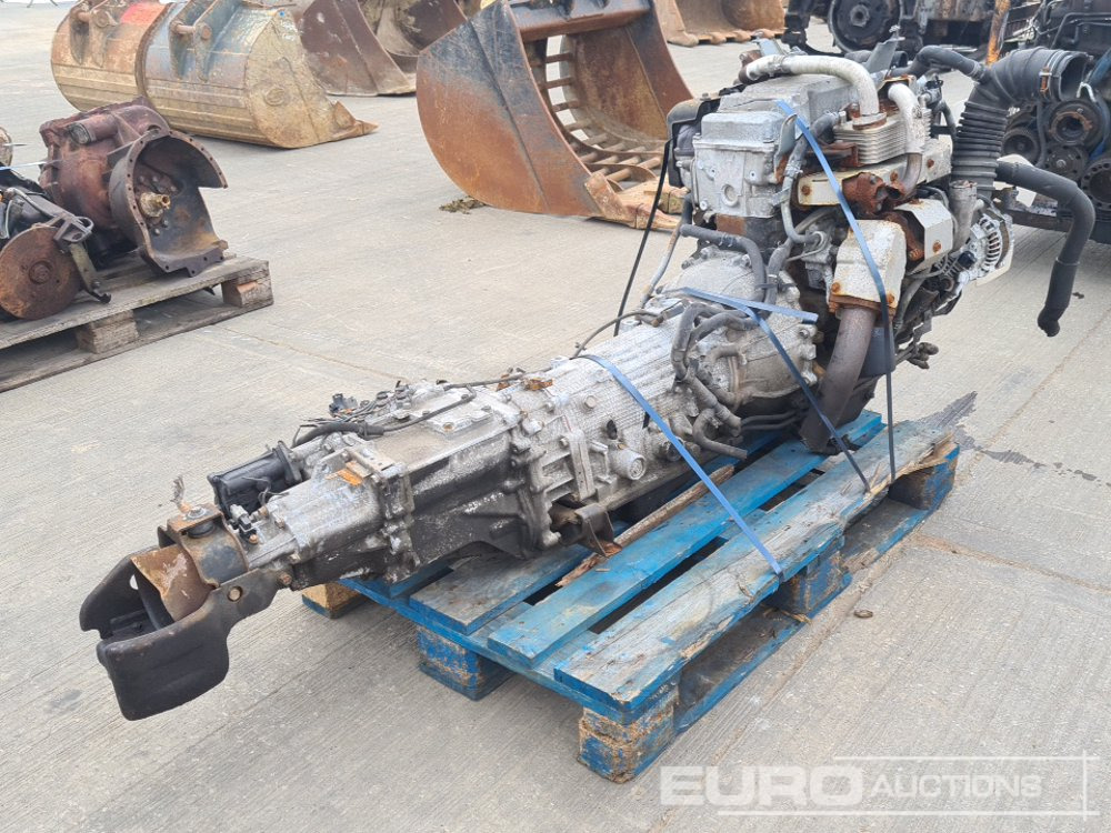 Mitsubishi 4 Cylinder Engine, Gearbox, Pump - Motor: slika Mitsubishi 4 Cylinder Engine, Gearbox, Pump - Motor Mitsubishi 4 Cylinder Engine, Gearbox, Pump - Motor: slika Mitsubishi 4 Cylinder Engine, Gearbox, Pump - Motor