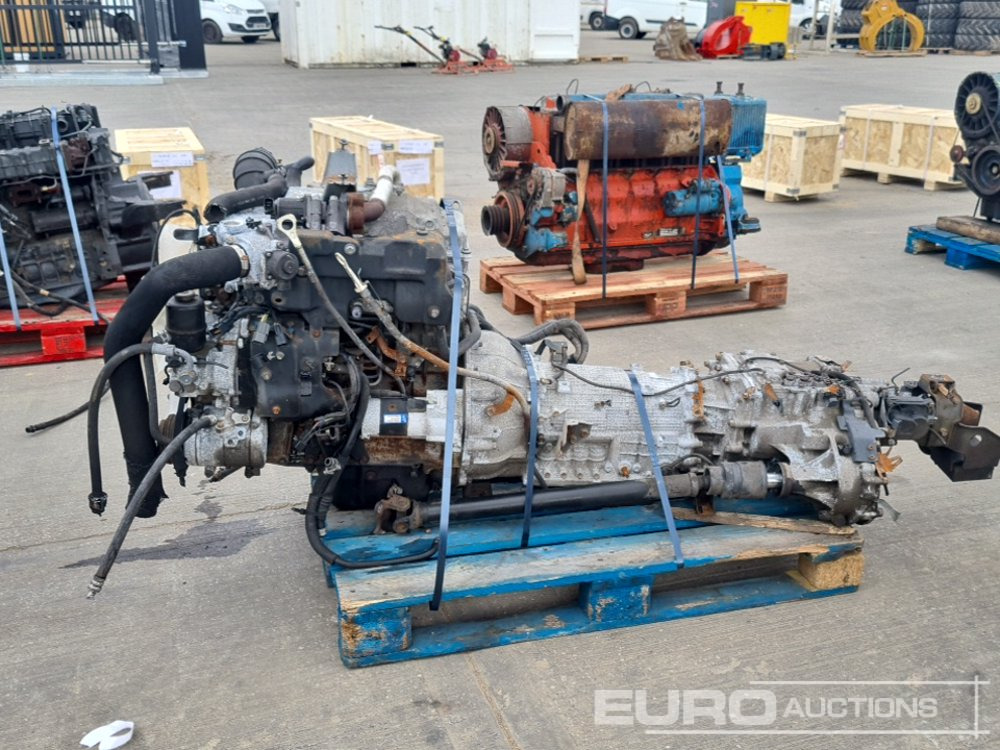 Mitsubishi 4 Cylinder Engine, Gearbox, Pump - Motor: slika Mitsubishi 4 Cylinder Engine, Gearbox, Pump - Motor Mitsubishi 4 Cylinder Engine, Gearbox, Pump - Motor: slika Mitsubishi 4 Cylinder Engine, Gearbox, Pump - Motor