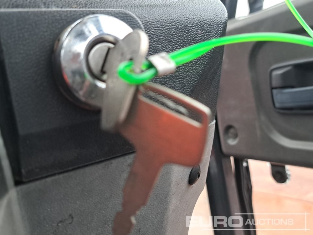 Mali traktor Mitsubishi MT246: slika Mali traktor Mitsubishi MT246