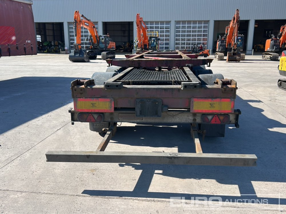 Montracon Tri-Axle Skelly Trailer - Transporter kontejnera/ Poluprikolica s izmjenjivim sanducima: slika Montracon Tri-Axle Skelly Trailer - Transporter kontejnera/ Poluprikolica s izmjenjivim sanducima Montracon Tri-Axle Skelly Trailer - Transporter kontejnera/ Poluprikolica s izmjenjivim sanducima: slika Montracon Tri-Axle Skelly Trailer - Transporter kontejnera/ Poluprikolica s izmjenjivim sanducima