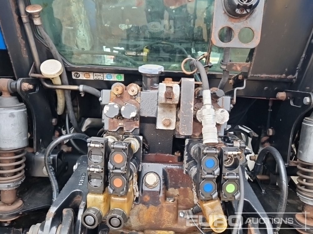 Traktor New Holland TM155: slika Traktor New Holland TM155