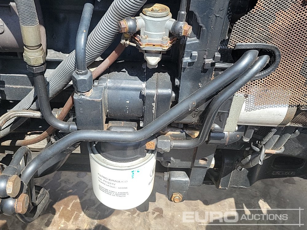 Traktor New Holland TN95F: slika Traktor New Holland TN95F
