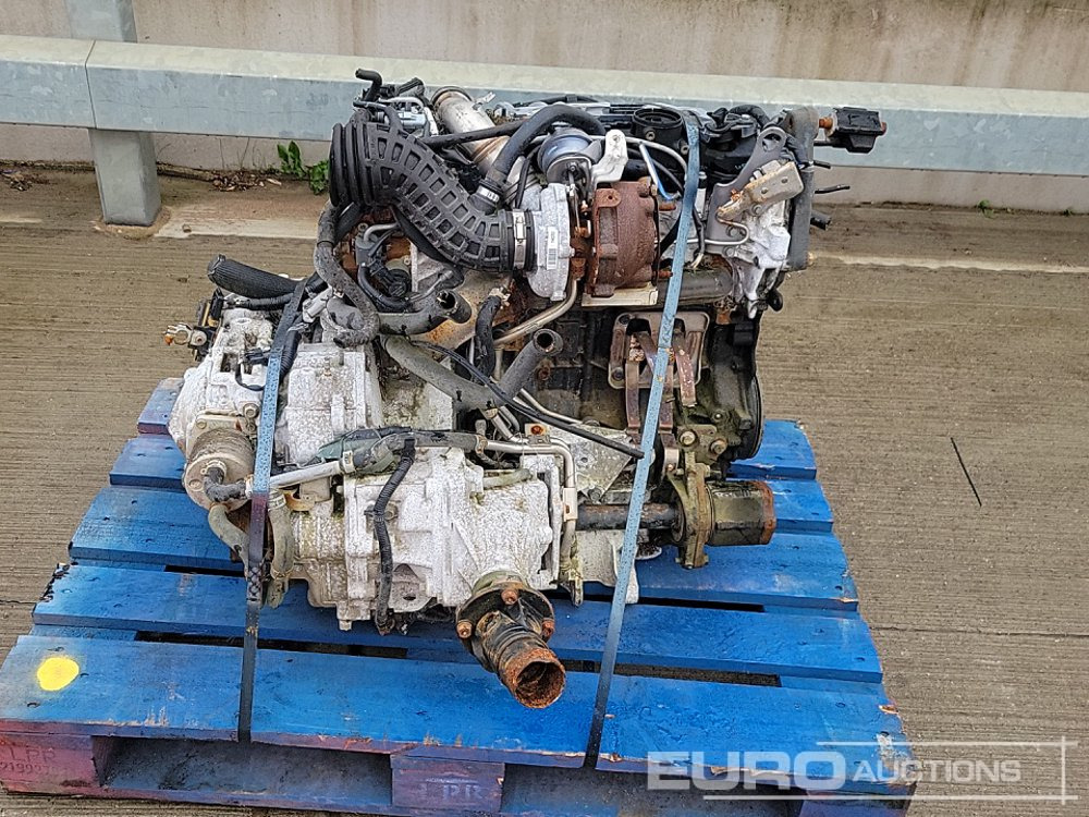 Motor Nissan 4 Cylinder Engine, Gearbox: slika Motor Nissan 4 Cylinder Engine, Gearbox