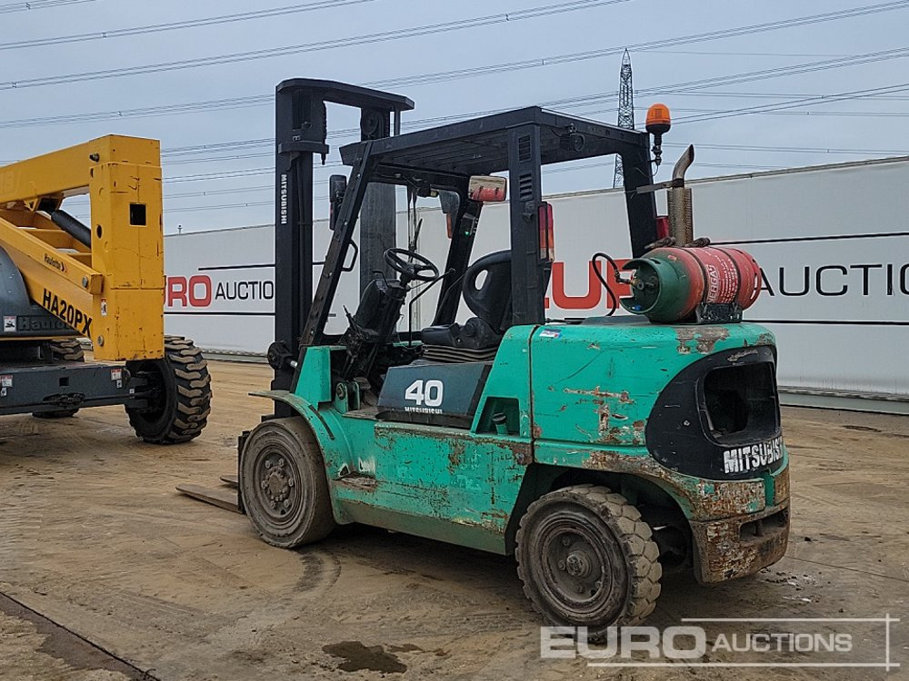 Nissan F04B40Q - Viličar: slika Nissan F04B40Q - Viličar Nissan F04B40Q - Viličar: slika Nissan F04B40Q - Viličar