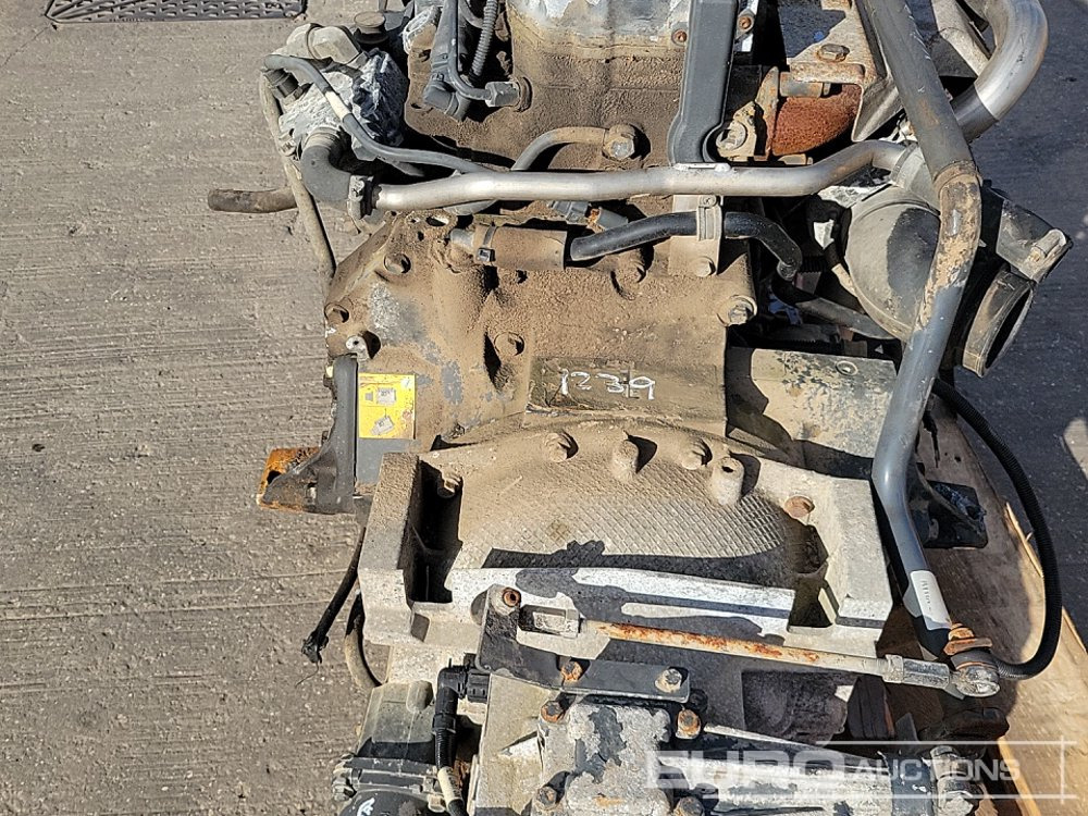 Motor Paccar 4 Cylinder Engine, Gearbox: slika Motor Paccar 4 Cylinder Engine, Gearbox