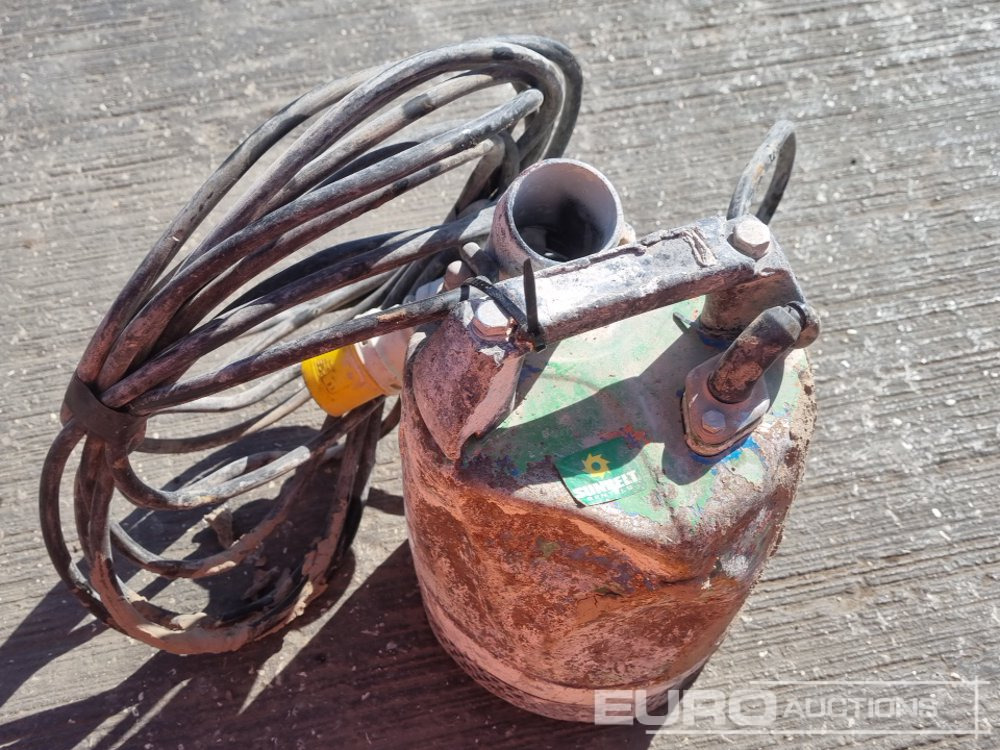 Pumpa za vodu Petrol 2" Water Pump, 240Volt Submersible Water Pump: slika Pumpa za vodu Petrol 2" Water Pump, 240Volt Submersible Water Pump