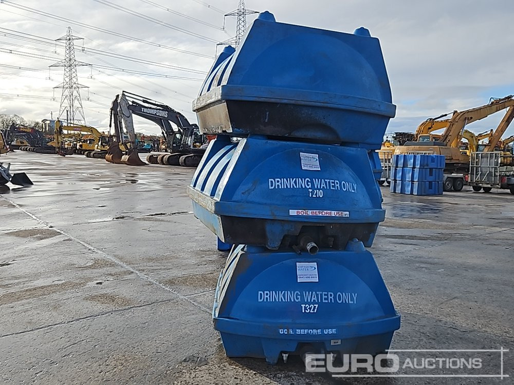 Plastic Water Bowser (3 of) - Cisterna za skladištenje: slika Plastic Water Bowser (3 of) - Cisterna za skladištenje Plastic Water Bowser (3 of) - Cisterna za skladištenje: slika Plastic Water Bowser (3 of) - Cisterna za skladištenje