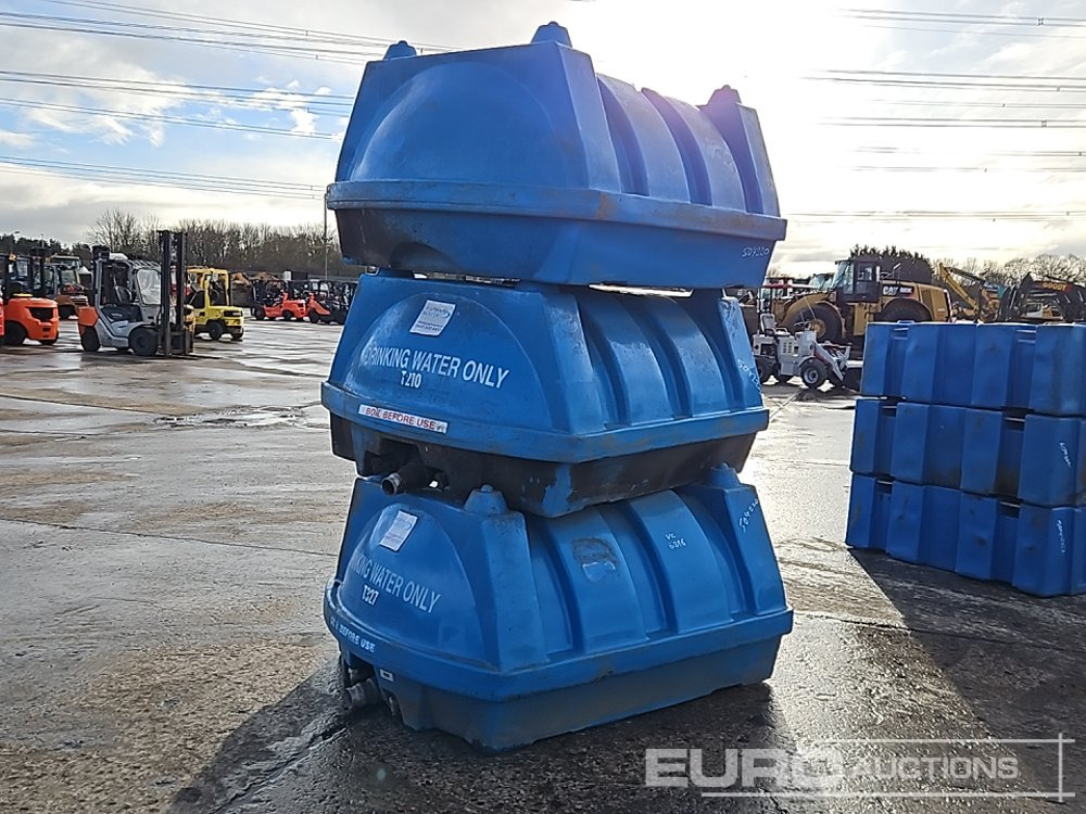 Plastic Water Bowser (3 of) - Cisterna za skladištenje: slika Plastic Water Bowser (3 of) - Cisterna za skladištenje Plastic Water Bowser (3 of) - Cisterna za skladištenje: slika Plastic Water Bowser (3 of) - Cisterna za skladištenje