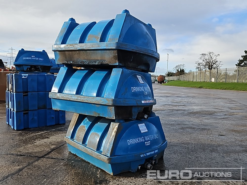 Plastic Water Bowser (3 of) - Cisterna za skladištenje: slika Plastic Water Bowser (3 of) - Cisterna za skladištenje Plastic Water Bowser (3 of) - Cisterna za skladištenje: slika Plastic Water Bowser (3 of) - Cisterna za skladištenje