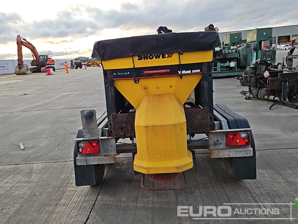 2014 Snow EX Twin Axle Gritter Trailer - Poljoprivredni strojevi: slika 2014 Snow EX Twin Axle Gritter Trailer - Poljoprivredni strojevi 2014 Snow EX Twin Axle Gritter Trailer - Poljoprivredni strojevi: slika 2014 Snow EX Twin Axle Gritter Trailer - Poljoprivredni strojevi