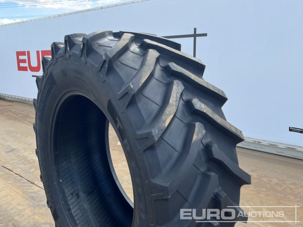 Poljoprivredni strojevi Unused Vannova 650/65R42-170 R1W Tyre (2 of): slika Poljoprivredni strojevi Unused Vannova 650/65R42-170 R1W Tyre (2 of) Poljoprivredni strojevi Unused Vannova 650/65R42-170 R1W Tyre (2 of): slika Poljoprivredni strojevi Unused Vannova 650/65R42-170 R1W Tyre (2 of)