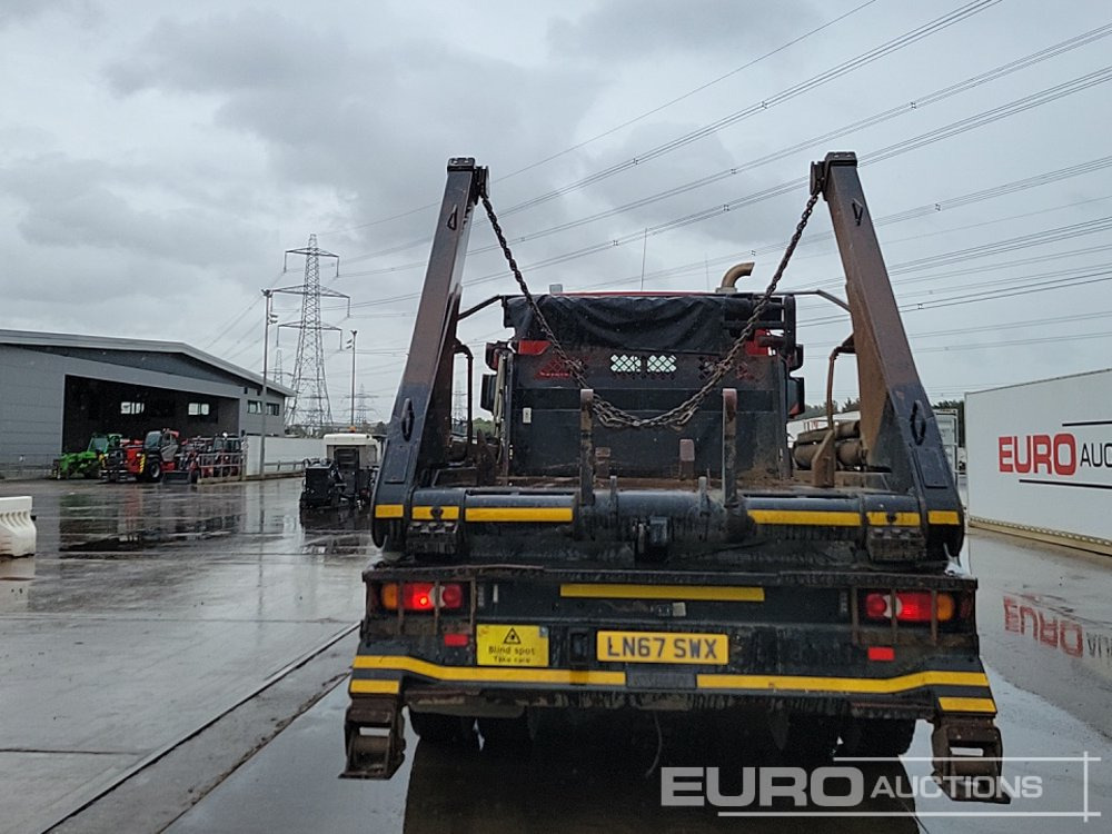 Renault D18 - Utovarivač s proklizavajućim upravljanjem: slika Renault D18 - Utovarivač s proklizavajućim upravljanjem Renault D18 - Utovarivač s proklizavajućim upravljanjem: slika Renault D18 - Utovarivač s proklizavajućim upravljanjem