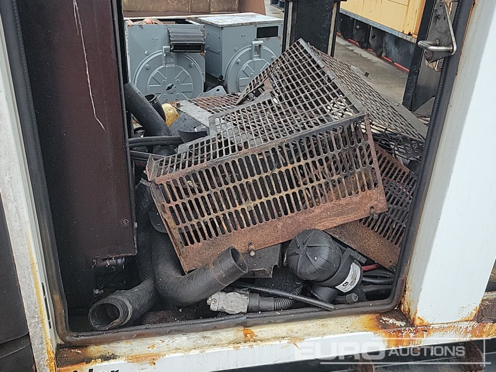 Generatorski set SDMO R110: slika Generatorski set SDMO R110 Generatorski set SDMO R110: slika Generatorski set SDMO R110