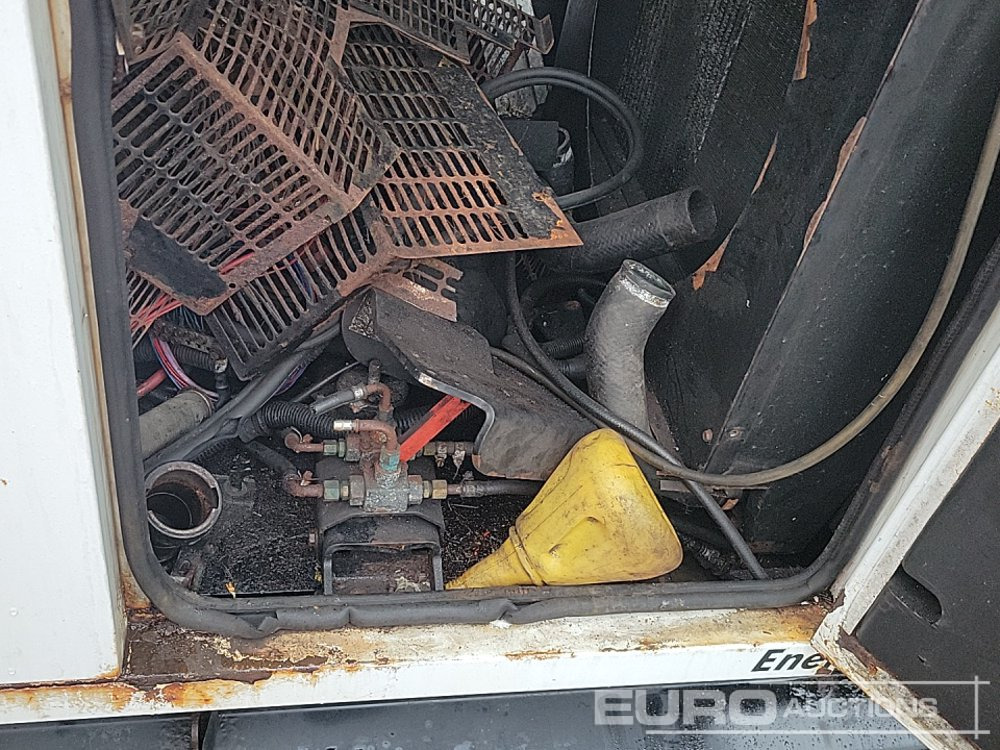 Generatorski set SDMO R110: slika Generatorski set SDMO R110 Generatorski set SDMO R110: slika Generatorski set SDMO R110