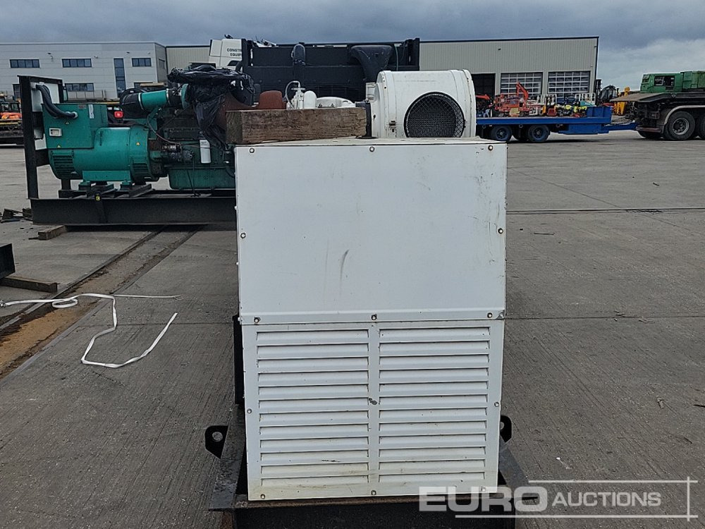 Slington 574kVA Skid Mounted Generator, Perkins Engine - Generatorski set: slika Slington 574kVA Skid Mounted Generator, Perkins Engine - Generatorski set Slington 574kVA Skid Mounted Generator, Perkins Engine - Generatorski set: slika Slington 574kVA Skid Mounted Generator, Perkins Engine - Generatorski set