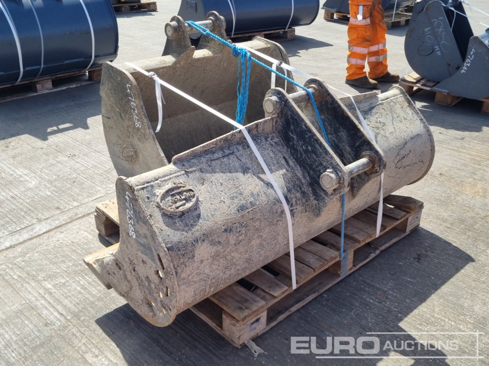 Strickland 60" Ditching, 36" Digging Bucket 45mm Pin to suit 4-6 Ton Excavator - Korpa: slika Strickland 60" Ditching, 36" Digging Bucket 45mm Pin to suit 4-6 Ton Excavator - Korpa Strickland 60" Ditching, 36" Digging Bucket 45mm Pin to suit 4-6 Ton Excavator - Korpa: slika Strickland 60" Ditching, 36" Digging Bucket 45mm Pin to suit 4-6 Ton Excavator - Korpa