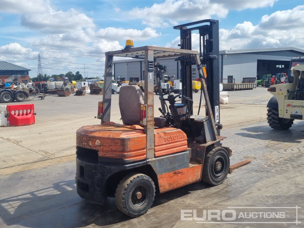 Toyota Diesel Forklift, 2 Stage Mast, Side Shift, Forks - Viličar: slika Toyota Diesel Forklift, 2 Stage Mast, Side Shift, Forks - Viličar Toyota Diesel Forklift, 2 Stage Mast, Side Shift, Forks - Viličar: slika Toyota Diesel Forklift, 2 Stage Mast, Side Shift, Forks - Viličar
