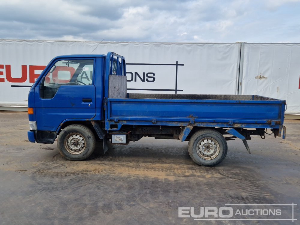 Toyota Dyna - Dostavno vozilo s ravnom platformom: slika Toyota Dyna - Dostavno vozilo s ravnom platformom Toyota Dyna - Dostavno vozilo s ravnom platformom: slika Toyota Dyna - Dostavno vozilo s ravnom platformom