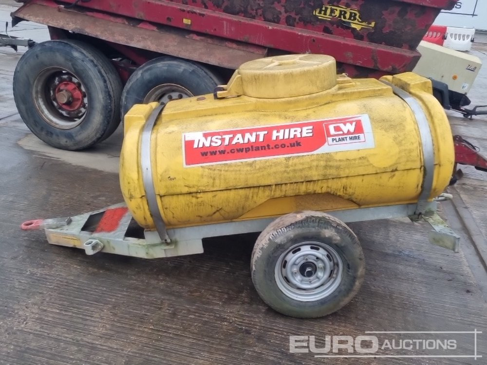 Trailer Engineering Single Axle Plastic Water Bowser - Cisterna za skladištenje: slika Trailer Engineering Single Axle Plastic Water Bowser - Cisterna za skladištenje Trailer Engineering Single Axle Plastic Water Bowser - Cisterna za skladištenje: slika Trailer Engineering Single Axle Plastic Water Bowser - Cisterna za skladištenje