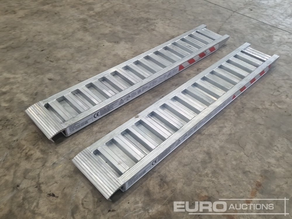 Unused 1800mm x 310mm x 82mm Aluminium Loading Ramps - Oprema za radionice: slika Unused 1800mm x 310mm x 82mm Aluminium Loading Ramps - Oprema za radionice Unused 1800mm x 310mm x 82mm Aluminium Loading Ramps - Oprema za radionice: slika Unused 1800mm x 310mm x 82mm Aluminium Loading Ramps - Oprema za radionice