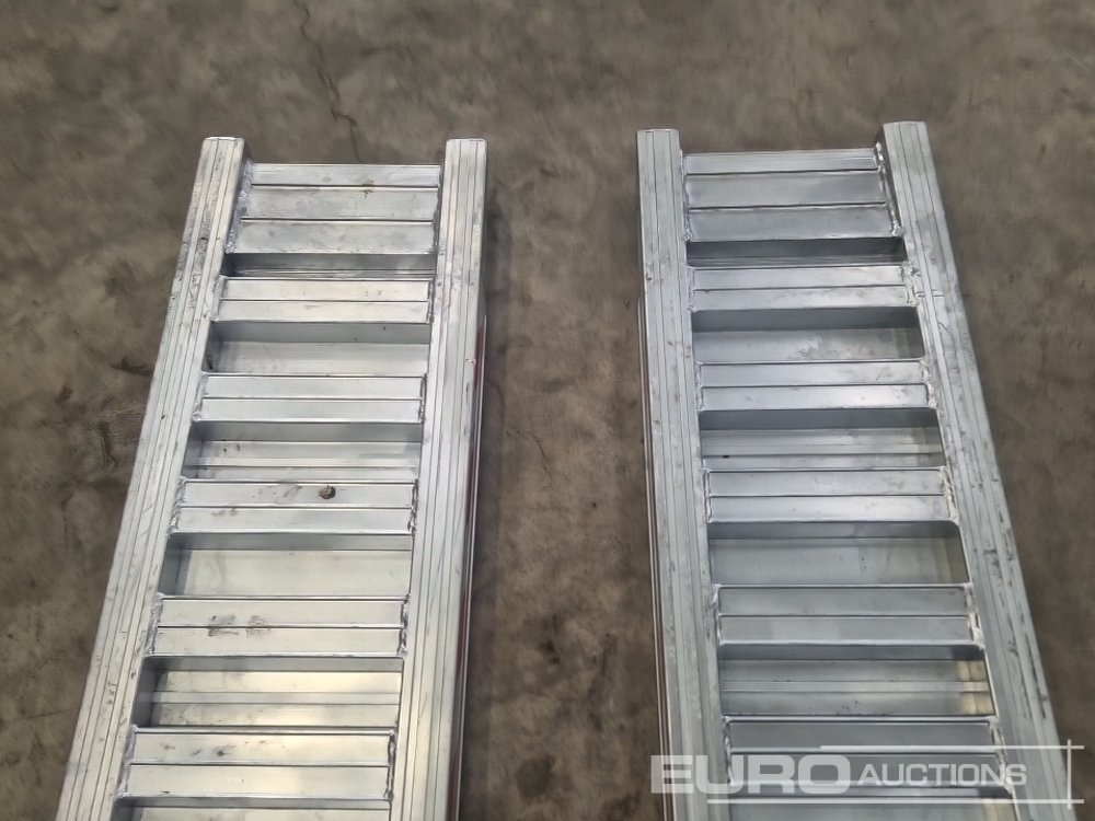 Unused 1800mm x 310mm x 82mm Aluminium Loading Ramps - Oprema za radionice: slika Unused 1800mm x 310mm x 82mm Aluminium Loading Ramps - Oprema za radionice Unused 1800mm x 310mm x 82mm Aluminium Loading Ramps - Oprema za radionice: slika Unused 1800mm x 310mm x 82mm Aluminium Loading Ramps - Oprema za radionice