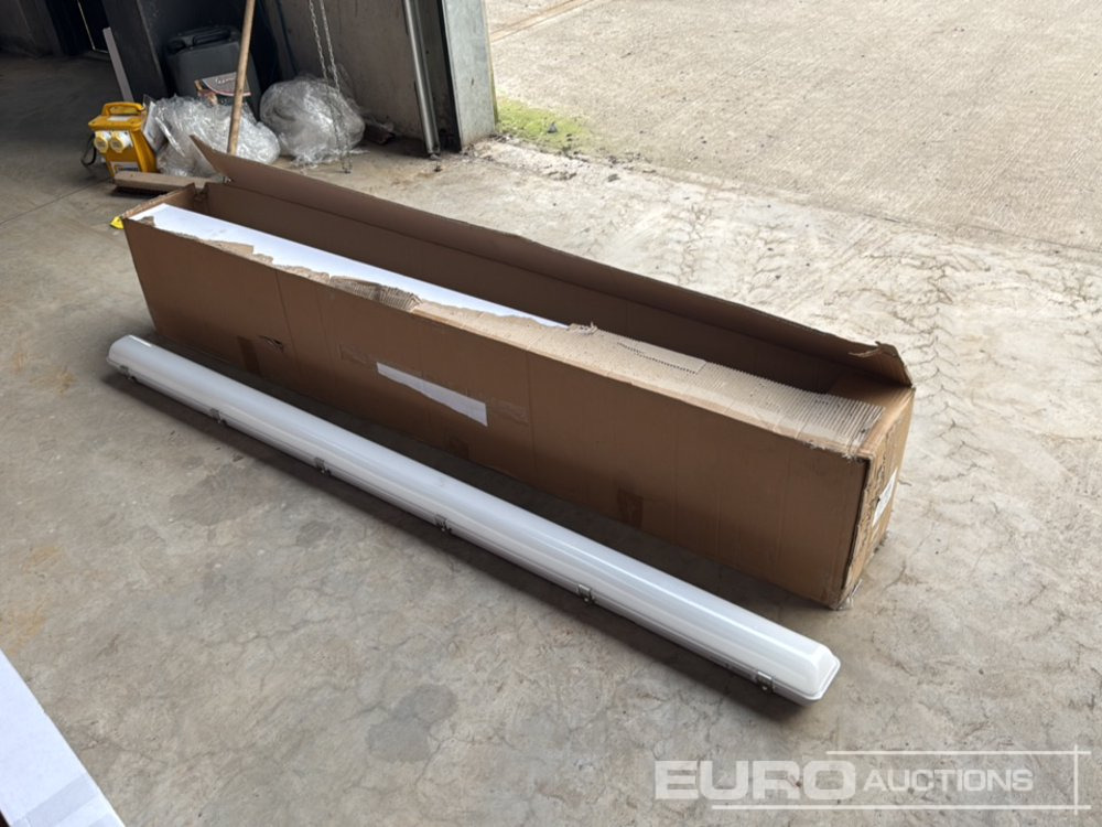 Unused 6' LED Ceiling Lights (6 of) - Oprema za radionice: slika Unused 6' LED Ceiling Lights (6 of) - Oprema za radionice Unused 6' LED Ceiling Lights (6 of) - Oprema za radionice: slika Unused 6' LED Ceiling Lights (6 of) - Oprema za radionice