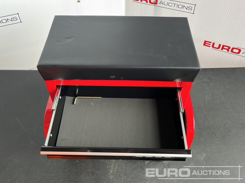 Oprema za radionice Unused Boss Wheeled Stool Tool Box, 3 Drawers, Magnetic Trays: slika Oprema za radionice Unused Boss Wheeled Stool Tool Box, 3 Drawers, Magnetic Trays Oprema za radionice Unused Boss Wheeled Stool Tool Box, 3 Drawers, Magnetic Trays: slika Oprema za radionice Unused Boss Wheeled Stool Tool Box, 3 Drawers, Magnetic Trays