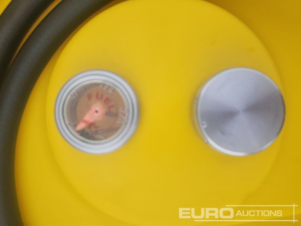 Cisterna za skladištenje Unused Emiliana Serbatoi 330 Litre Carry Bowser: slika Cisterna za skladištenje Unused Emiliana Serbatoi 330 Litre Carry Bowser