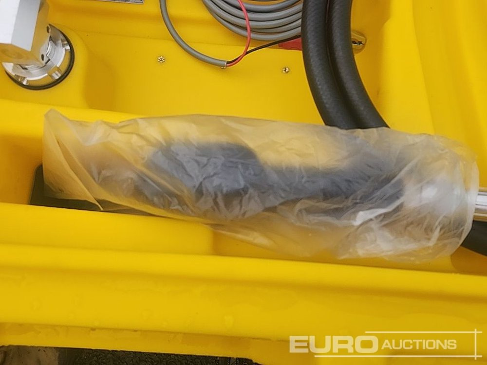 Cisterna za skladištenje Unused Emiliana Serbatoi 330 Litre Carry Bowser: slika Cisterna za skladištenje Unused Emiliana Serbatoi 330 Litre Carry Bowser