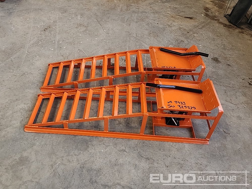 Unused TMUS 5 Ton Hydraulic Car Ramps - Oprema za radionice: slika Unused TMUS 5 Ton Hydraulic Car Ramps - Oprema za radionice Unused TMUS 5 Ton Hydraulic Car Ramps - Oprema za radionice: slika Unused TMUS 5 Ton Hydraulic Car Ramps - Oprema za radionice
