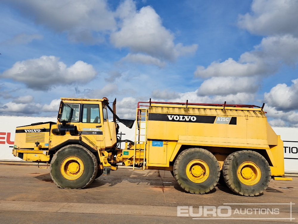 Volvo A25C - Zglobni istovarivač: slika Volvo A25C - Zglobni istovarivač Volvo A25C - Zglobni istovarivač: slika Volvo A25C - Zglobni istovarivač
