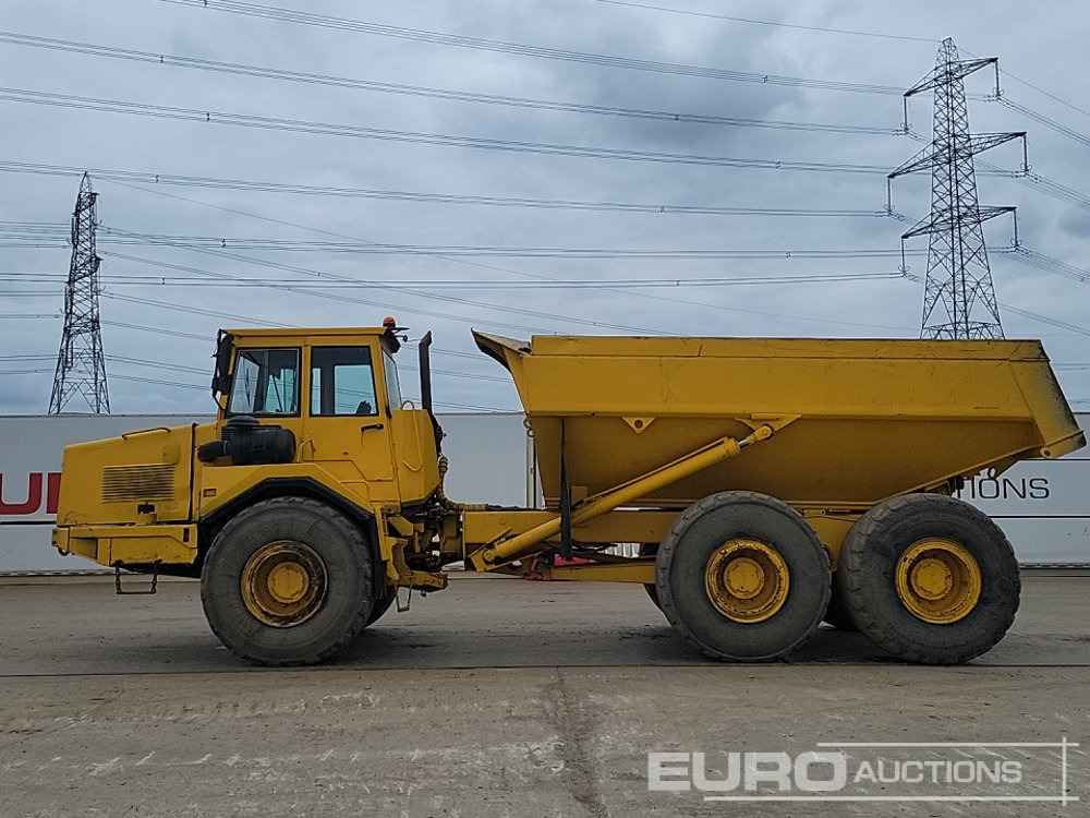 Volvo A25C - Zglobni istovarivač: slika Volvo A25C - Zglobni istovarivač Volvo A25C - Zglobni istovarivač: slika Volvo A25C - Zglobni istovarivač