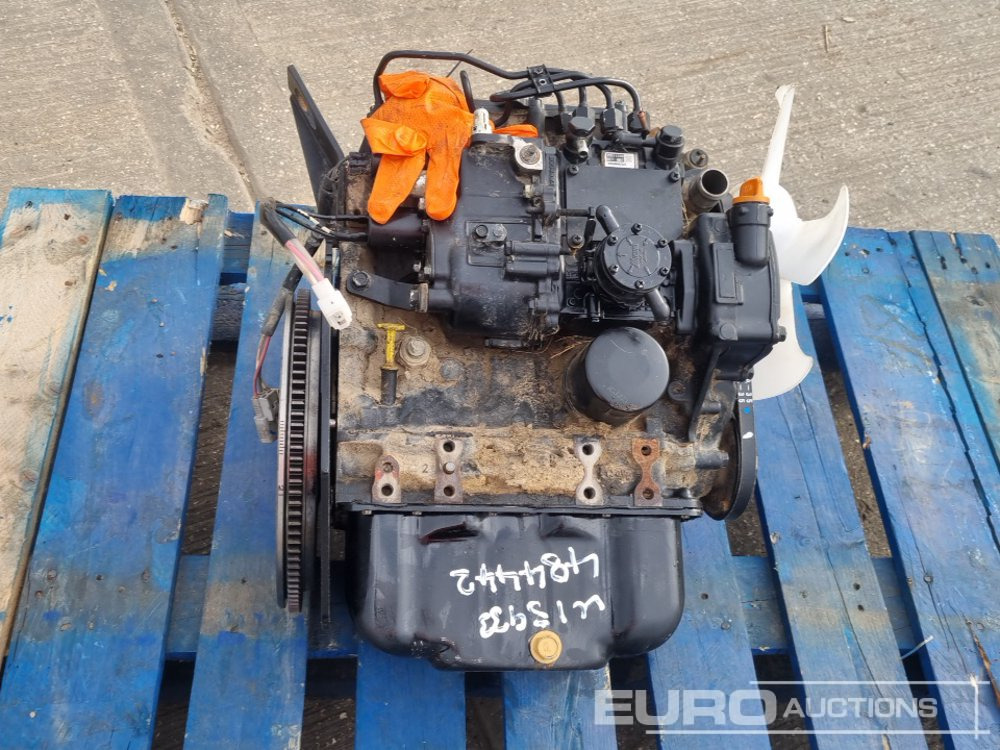 Yanmar 3 Cylinder Engine - Motor: slika Yanmar 3 Cylinder Engine - Motor Yanmar 3 Cylinder Engine - Motor: slika Yanmar 3 Cylinder Engine - Motor