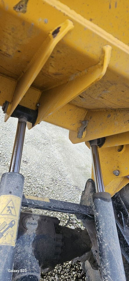 JCB 6T - Mini istovarivač: slika JCB 6T - Mini istovarivač JCB 6T - Mini istovarivač: slika JCB 6T - Mini istovarivač