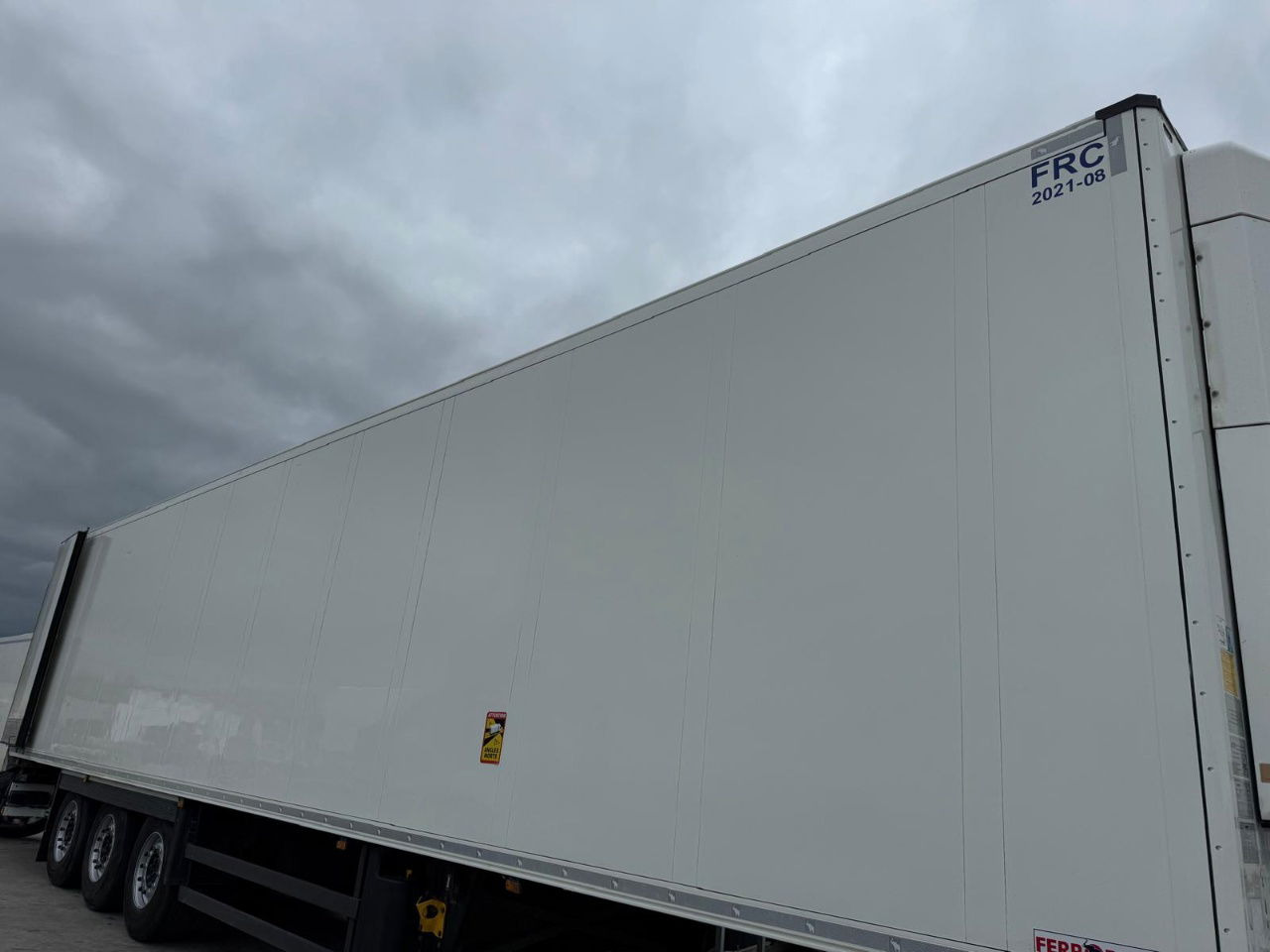 Schmitz Cargobull - Poluprikolica hladnjača: slika Schmitz Cargobull - Poluprikolica hladnjača Schmitz Cargobull - Poluprikolica hladnjača: slika Schmitz Cargobull - Poluprikolica hladnjača