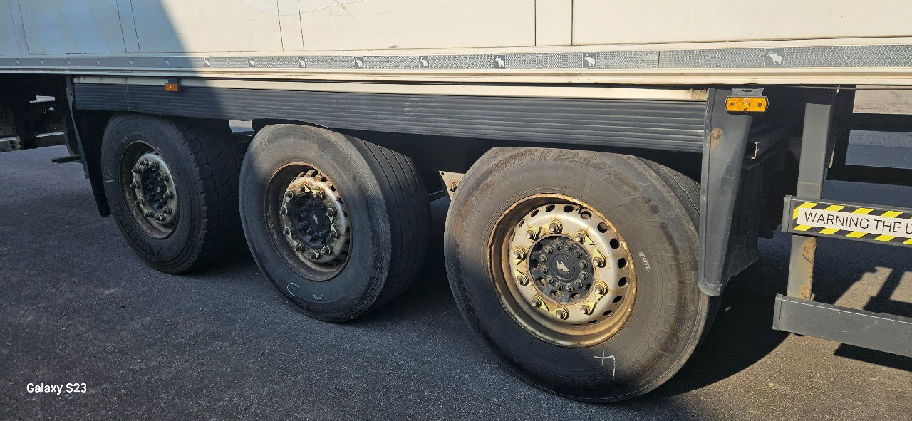 Schmitz Cargobull - Poluprikolica hladnjača: slika Schmitz Cargobull - Poluprikolica hladnjača Schmitz Cargobull - Poluprikolica hladnjača: slika Schmitz Cargobull - Poluprikolica hladnjača