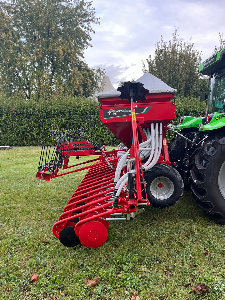 Seminatrice nuova Kverneland DL4 m-32 CX - Sijačica: slika Seminatrice nuova Kverneland DL4 m-32 CX - Sijačica Seminatrice nuova Kverneland DL4 m-32 CX - Sijačica: slika Seminatrice nuova Kverneland DL4 m-32 CX - Sijačica