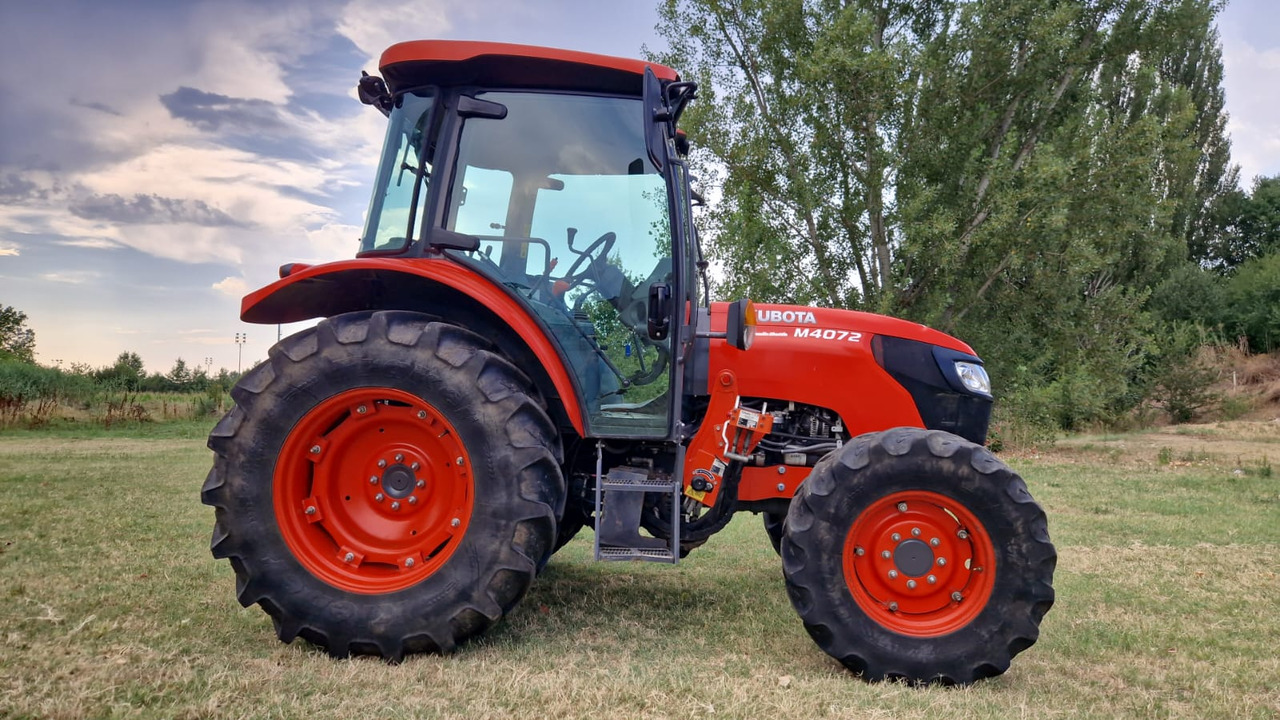 Trattore usato Kubota M4072 - Traktor: slika Trattore usato Kubota M4072 - Traktor Trattore usato Kubota M4072 - Traktor: slika Trattore usato Kubota M4072 - Traktor