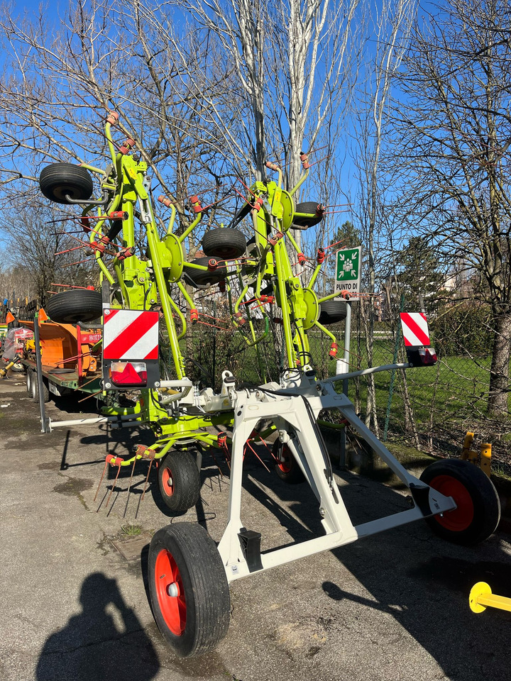 Voltafieno Claas Volto 900 - Prevrtač sijena/ Grabulje: slika Voltafieno Claas Volto 900 - Prevrtač sijena/ Grabulje Voltafieno Claas Volto 900 - Prevrtač sijena/ Grabulje: slika Voltafieno Claas Volto 900 - Prevrtač sijena/ Grabulje