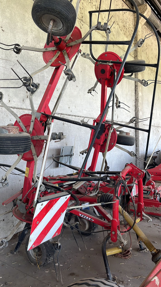 Voltafieno usato Fella TH6606 - Prevrtač sijena/ Grabulje: slika Voltafieno usato Fella TH6606 - Prevrtač sijena/ Grabulje Voltafieno usato Fella TH6606 - Prevrtač sijena/ Grabulje: slika Voltafieno usato Fella TH6606 - Prevrtač sijena/ Grabulje