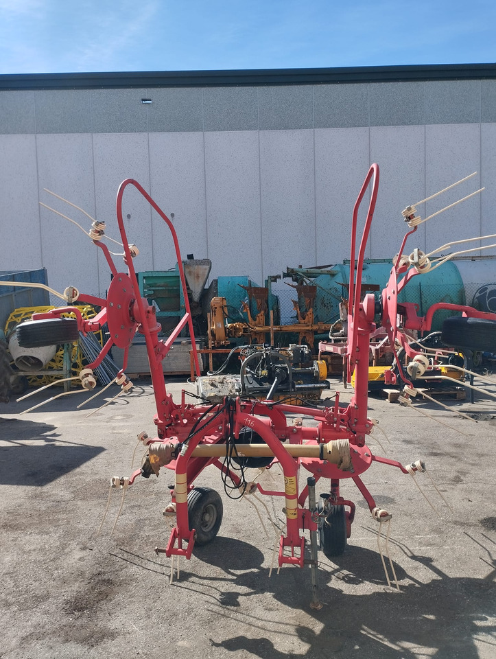 Voltafieno usato Sip 400 idraulico - Prevrtač sijena/ Grabulje: slika Voltafieno usato Sip 400 idraulico - Prevrtač sijena/ Grabulje Voltafieno usato Sip 400 idraulico - Prevrtač sijena/ Grabulje: slika Voltafieno usato Sip 400 idraulico - Prevrtač sijena/ Grabulje